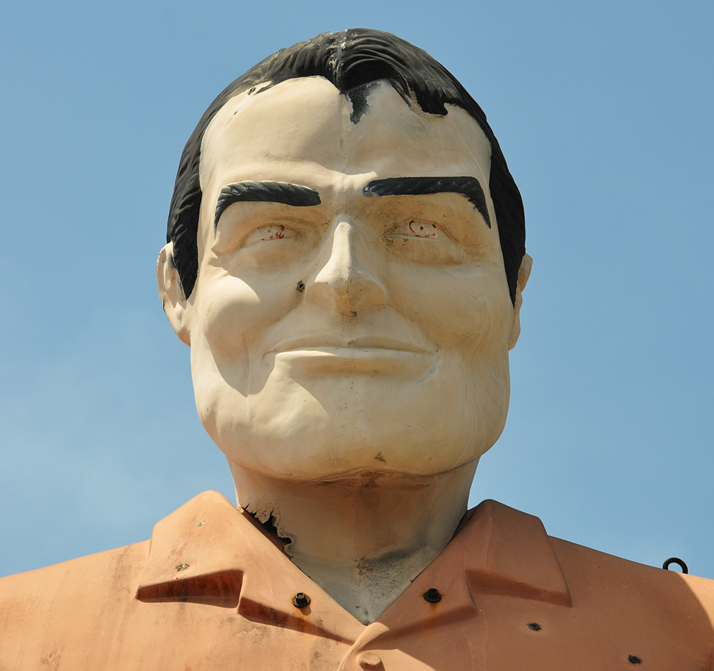 International Fiberglass Giant Men Statues | RoadsideArchitecture.com