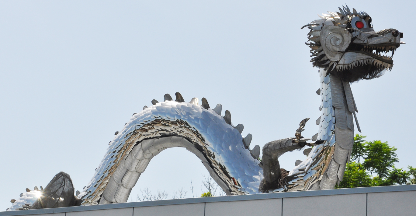 Dragons & Serpents Statues | RoadsideArchitecture.com